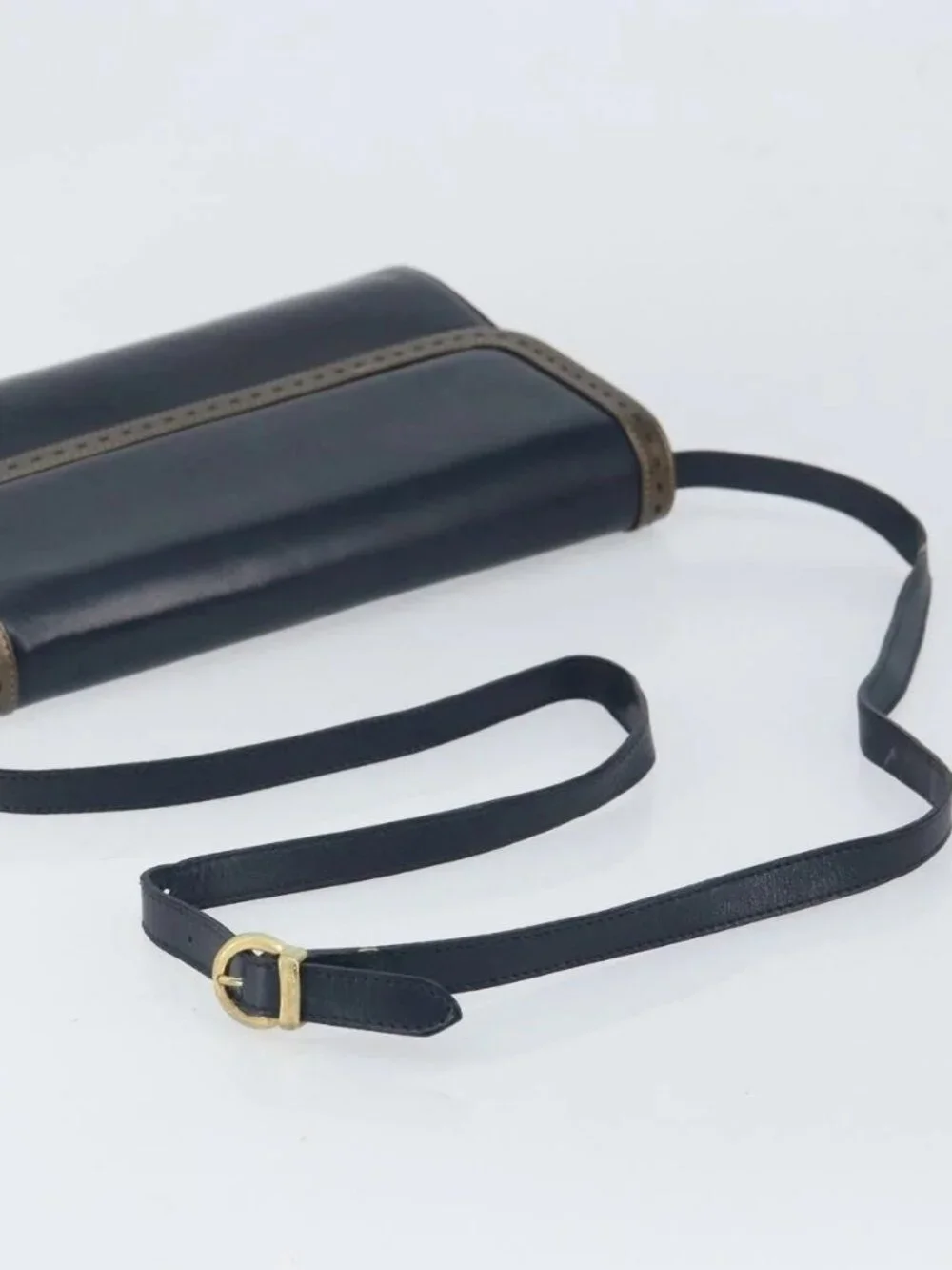 Salvatore Ferragamo Shoulder Bag Leather Navy Gold Auth 166744